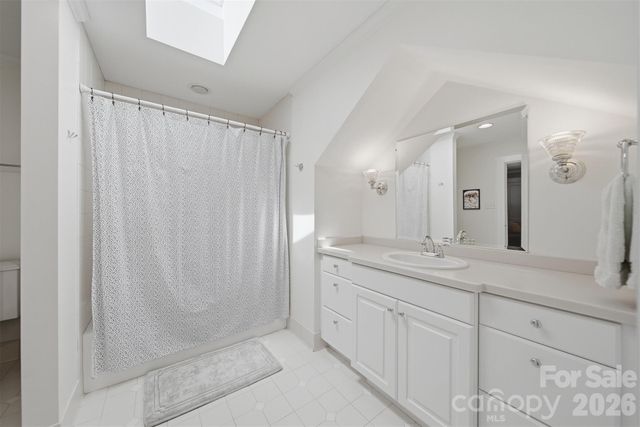 1013 14th Avenue Drive NW, Hickory, NC 28601