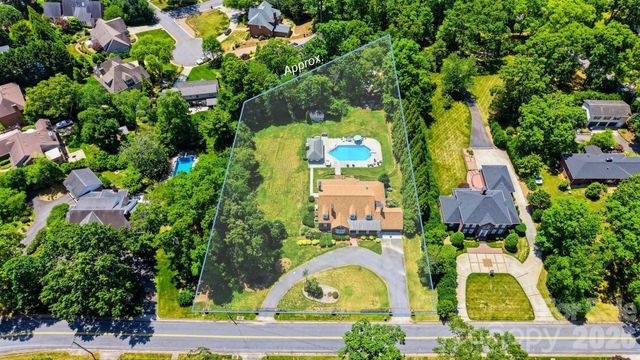 1013 14th Avenue Drive NW, Hickory, NC 28601