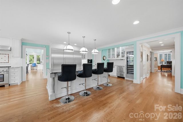 1013 14th Avenue Drive NW, Hickory, NC 28601