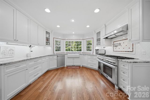 1013 14th Avenue Drive NW, Hickory, NC 28601