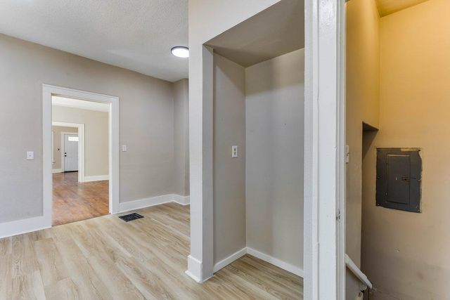 722 S Ida, Wichita, KS 67211