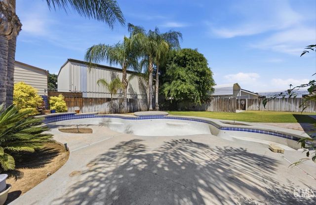 7312 Terry John Avenue, Bakersfield, CA 93308
