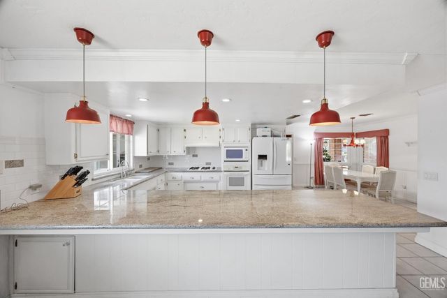 7312 Terry John Avenue, Bakersfield, CA 93308