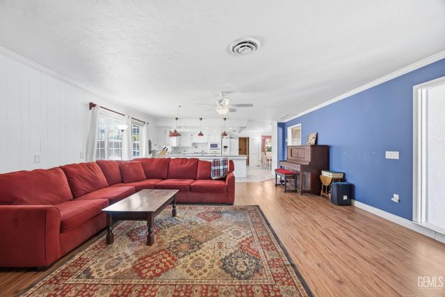 7312 Terry John Avenue, Bakersfield, CA 93308