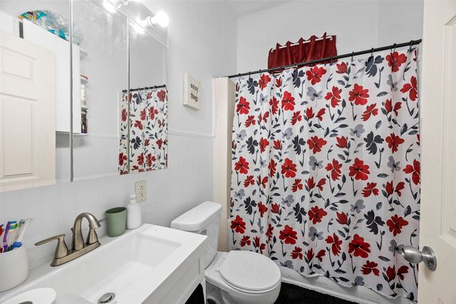 1990 8th Avenue, Marion, IA 52302