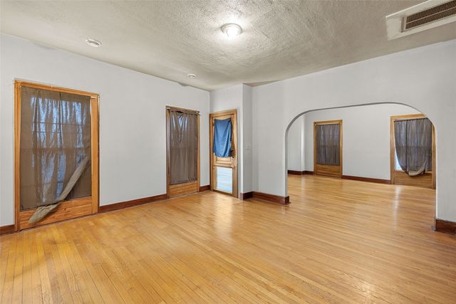 1990 8th Avenue, Marion, IA 52302