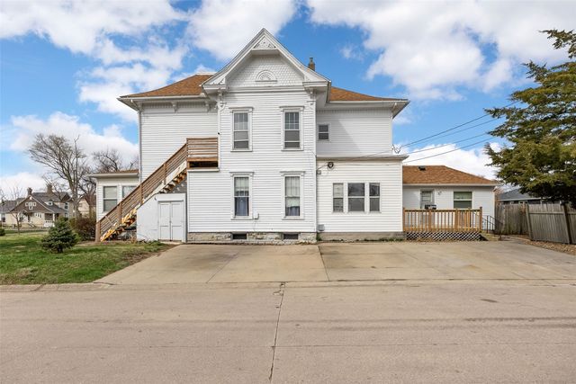 1990 8th Avenue, Marion, IA 52302