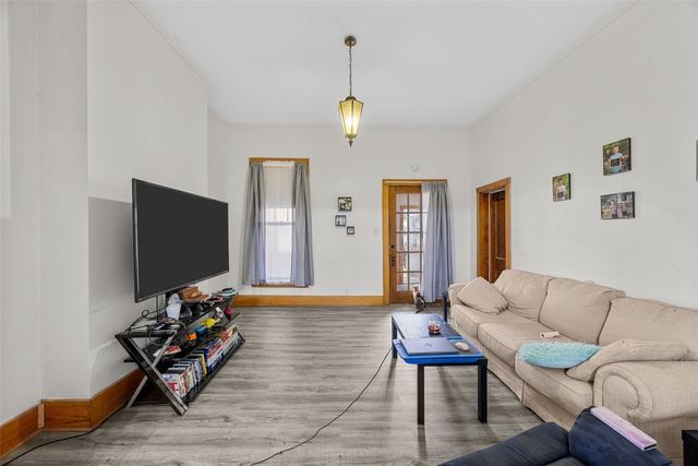 1990 8th Avenue, Marion, IA 52302