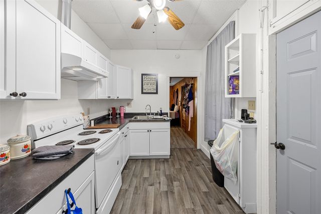 1990 8th Avenue, Marion, IA 52302