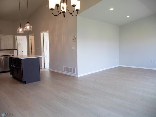 6715 Meadow View Drive S, Fargo, ND 58104
