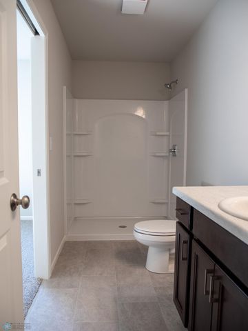 6715 Meadow View Drive S, Fargo, ND 58104