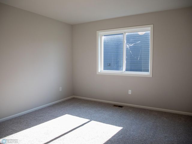 6715 Meadow View Drive S, Fargo, ND 58104
