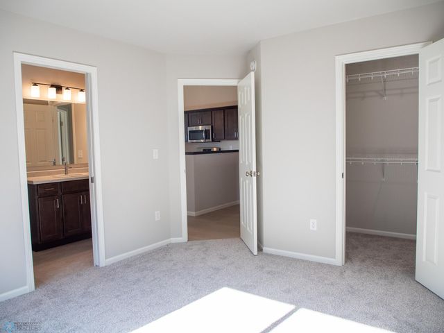 6715 Meadow View Drive S, Fargo, ND 58104