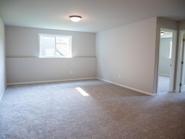 6715 Meadow View Drive S, Fargo, ND 58104