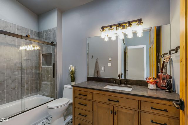 62215 Byram Court, Bend, OR 97701