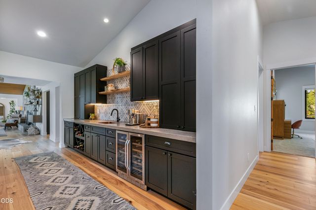 62215 Byram Court, Bend, OR 97701