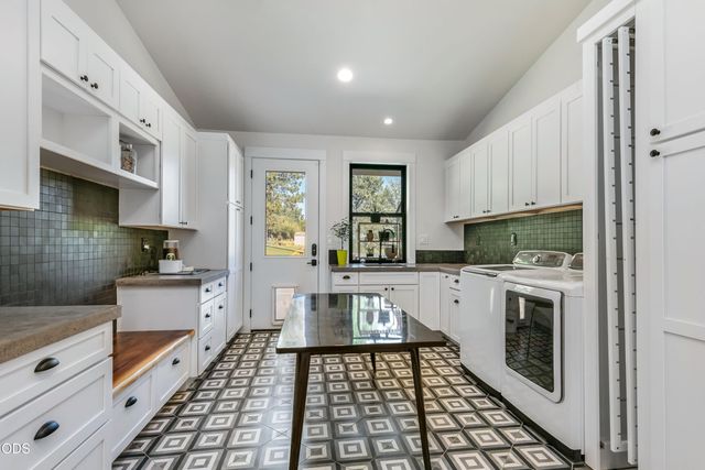 62215 Byram Court, Bend, OR 97701