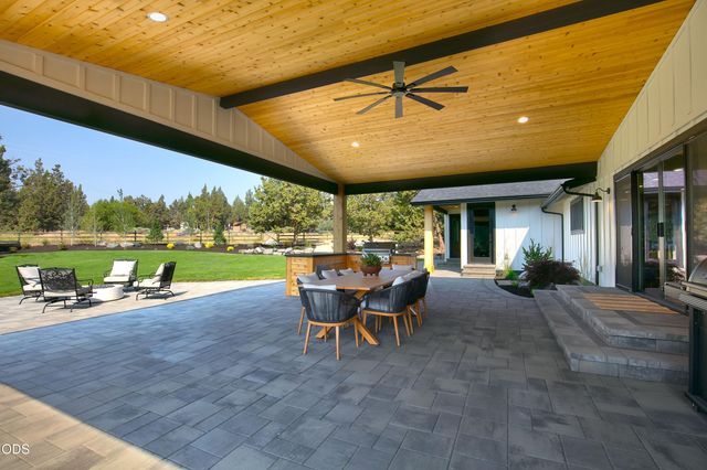62215 Byram Court, Bend, OR 97701