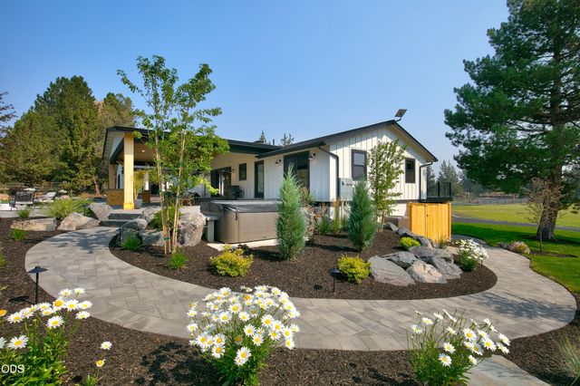 62215 Byram Court, Bend, OR 97701