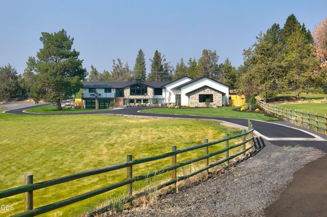 62215 Byram Court, Bend, OR 97701