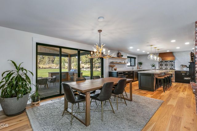 62215 Byram Court, Bend, OR 97701