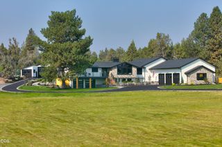 62215 Byram Court, Bend, OR 97701