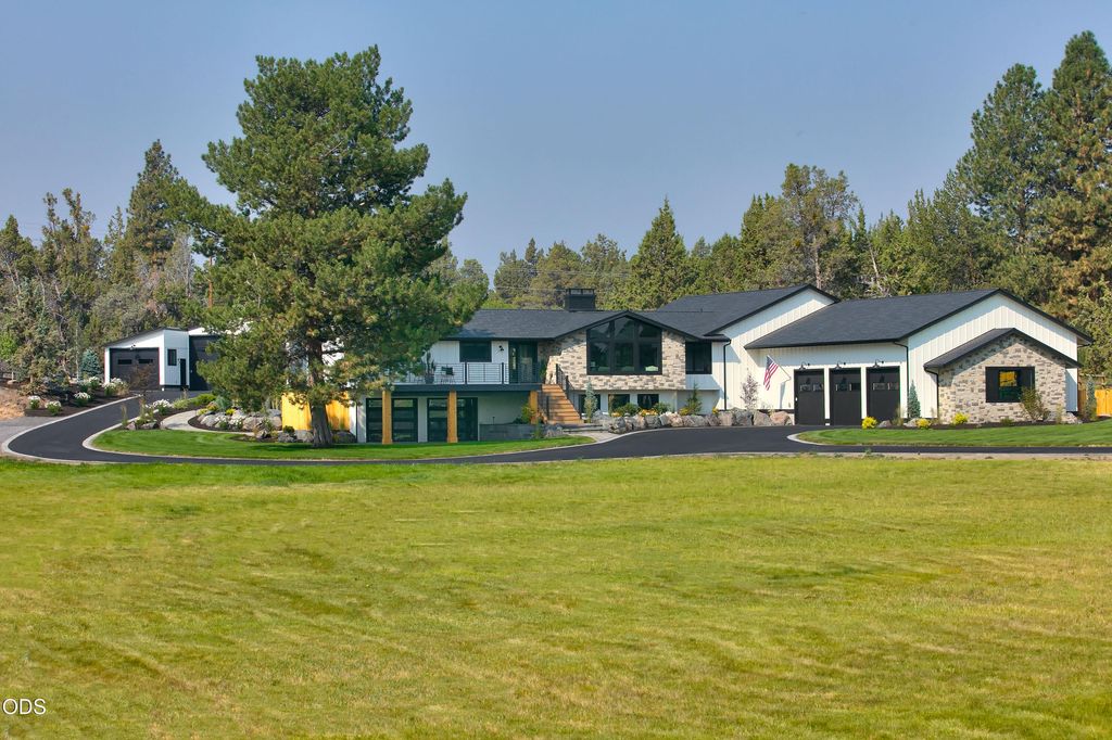 62215 Byram Court, Bend, OR 97701