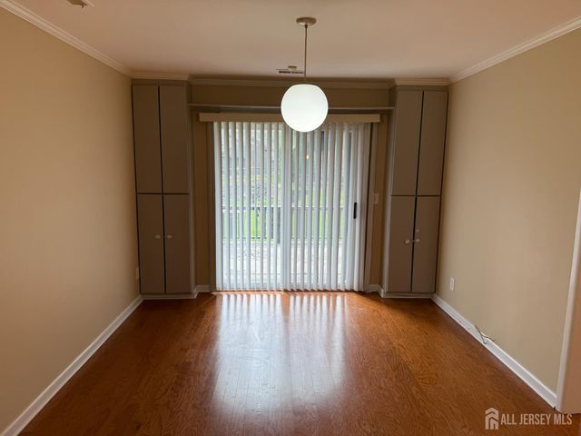 54 Holly Court, Edison, NJ 08820