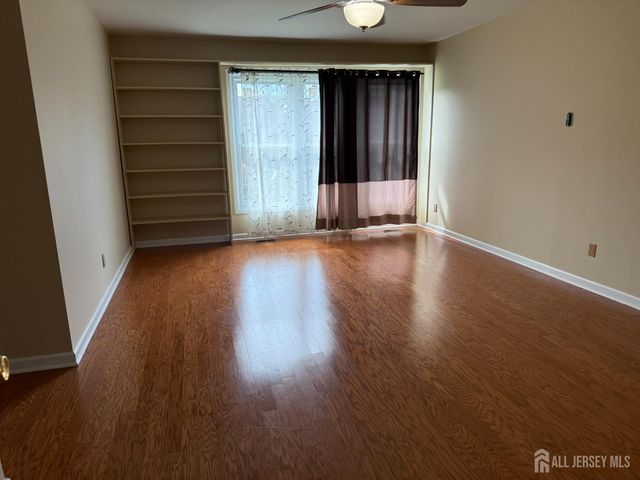 54 Holly Court, Edison, NJ 08820