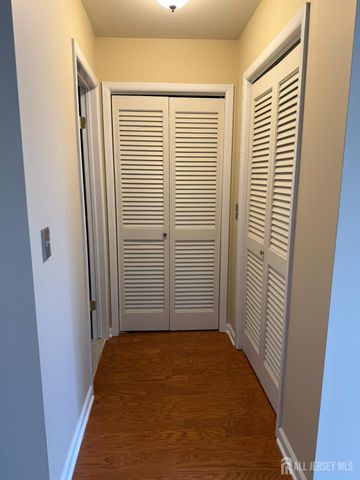 54 Holly Court, Edison, NJ 08820