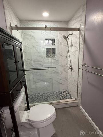 54 Holly Court, Edison, NJ 08820