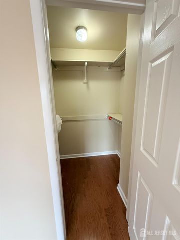 54 Holly Court, Edison, NJ 08820