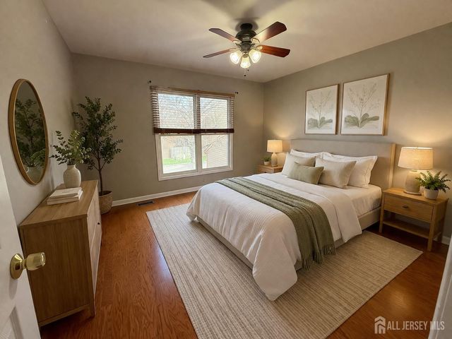 54 Holly Court, Edison, NJ 08820