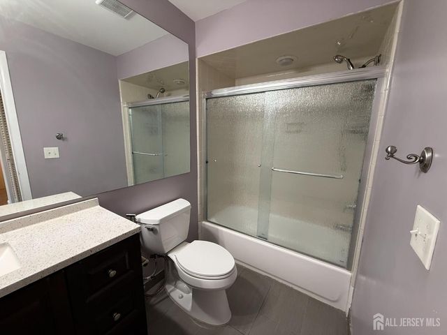 54 Holly Court, Edison, NJ 08820