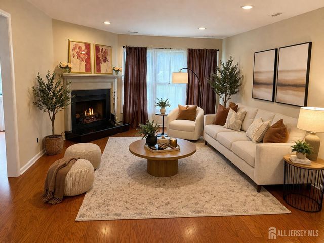 54 Holly Court, Edison, NJ 08820