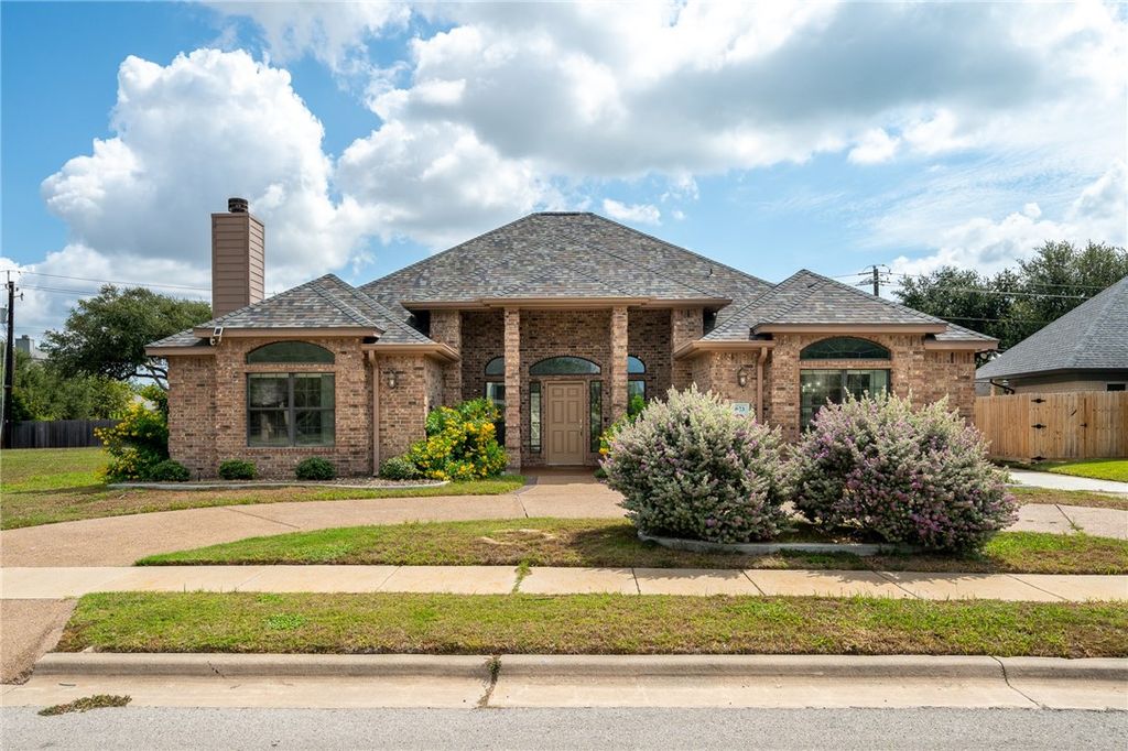 623 Broadway Blvd, Portland, TX 78374 — exterior