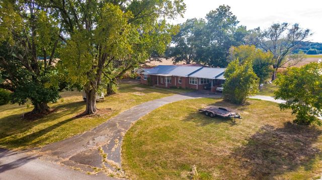 1318 Vise Loop, Decaturville, TN 38329