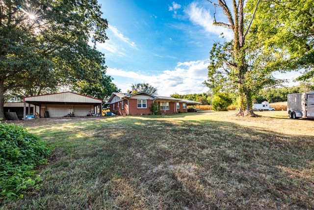 1318 Vise Loop, Decaturville, TN 38329
