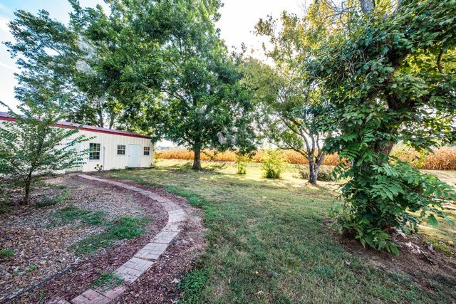 1318 Vise Loop, Decaturville, TN 38329