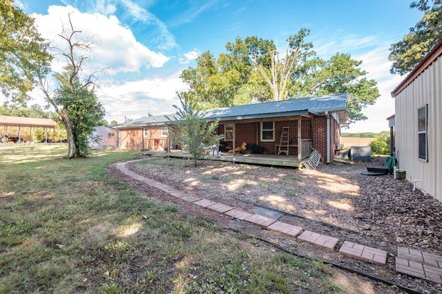 1318 Vise Loop, Decaturville, TN 38329