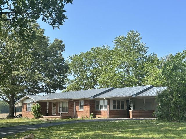 1318 Vise Loop, Decaturville, TN 38329