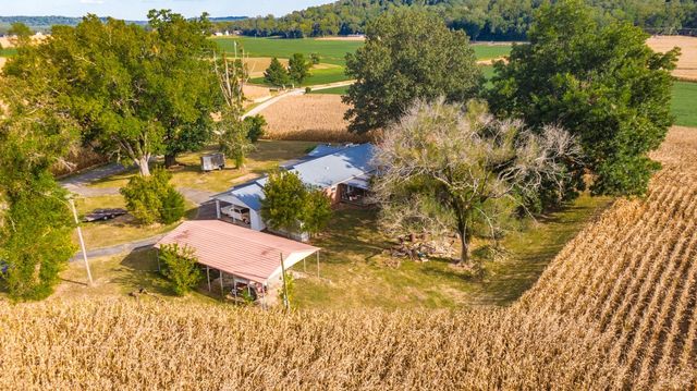 1318 Vise Loop, Decaturville, TN 38329