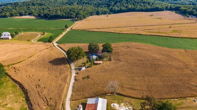 1318 Vise Loop, Decaturville, TN 38329