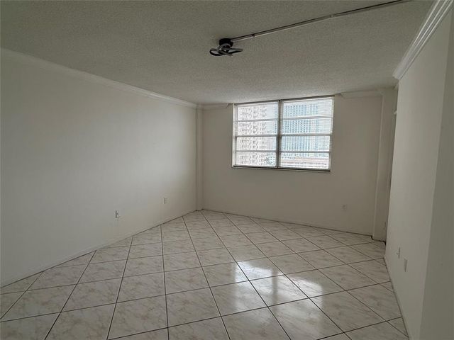 1833 S Ocean Drive 808, Hallandale Beach, FL 33009