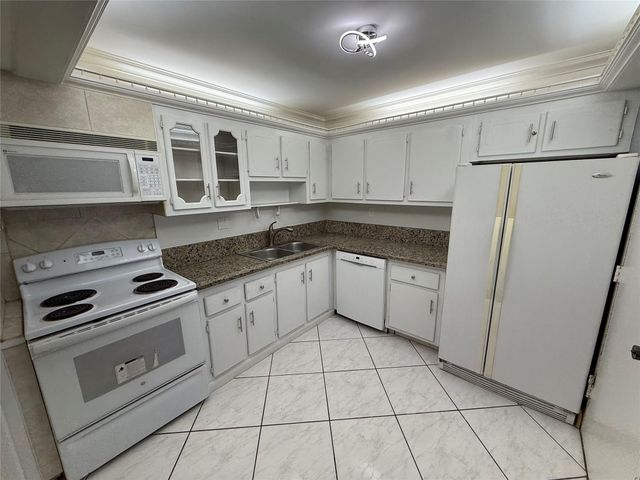 1833 S Ocean Drive 808, Hallandale Beach, FL 33009