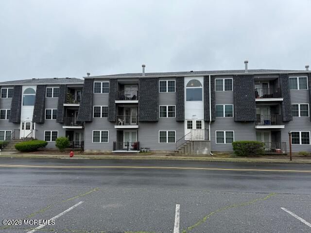 98 Beachway Avenue 9, Keansburg, NJ 07734