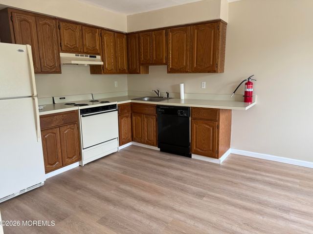 98 Beachway Avenue 9, Keansburg, NJ 07734