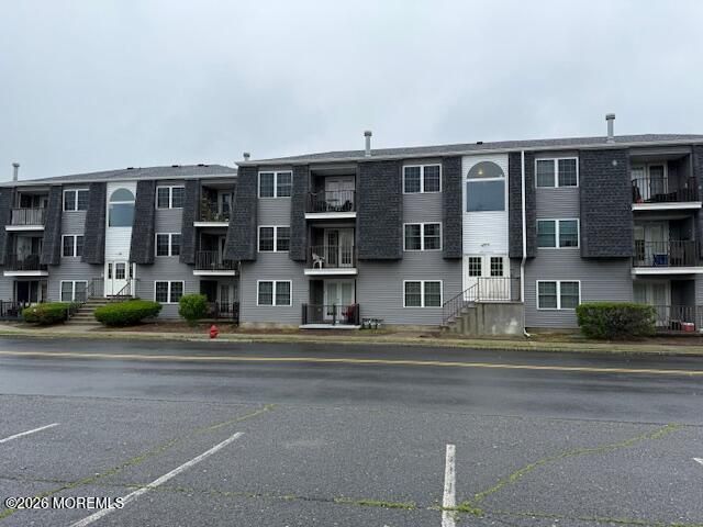 98 Beachway Avenue 9, Keansburg, NJ 07734