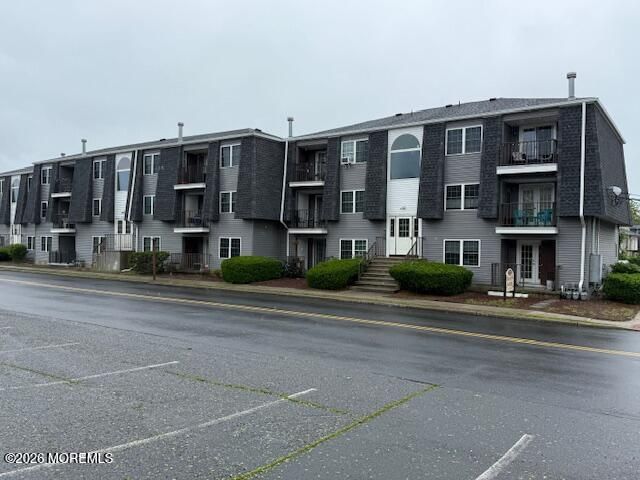 98 Beachway Avenue 9, Keansburg, NJ 07734