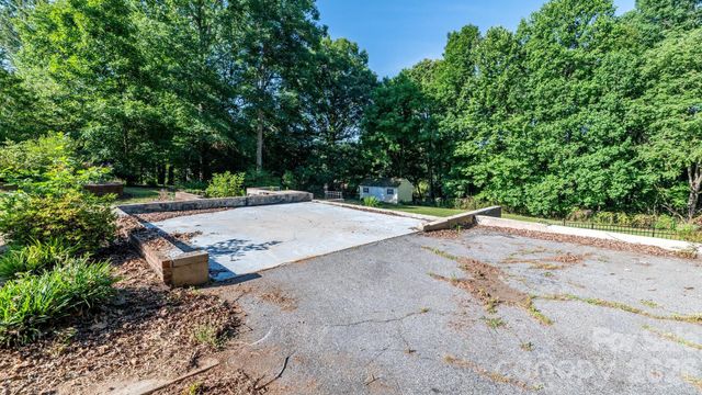 115 Gatwick Court, Statesville, NC 28677